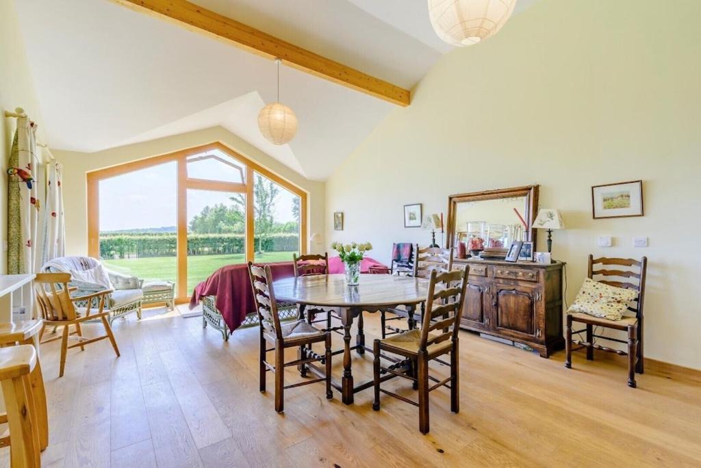 Peaceful Pretty Cottage With Fabulous Rural Views And Open Space. New Listing Bishop Monkton Esterno foto